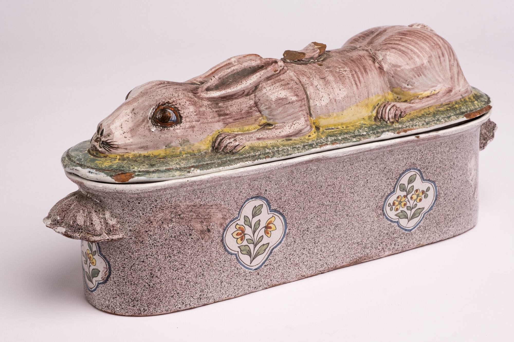 Langwerpige terrine, faience, Brussel, 18de eeuw