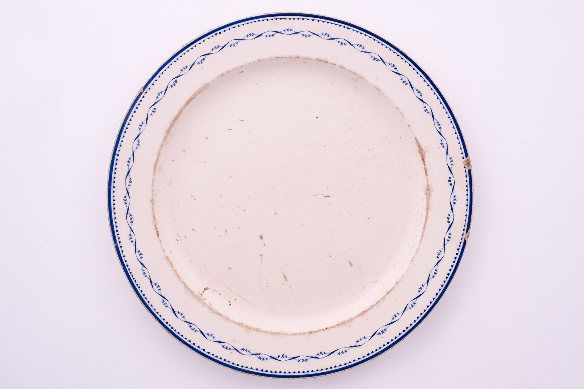 Ronde schotel, steengoed, Andenne, 1ste helft 19de eeuw