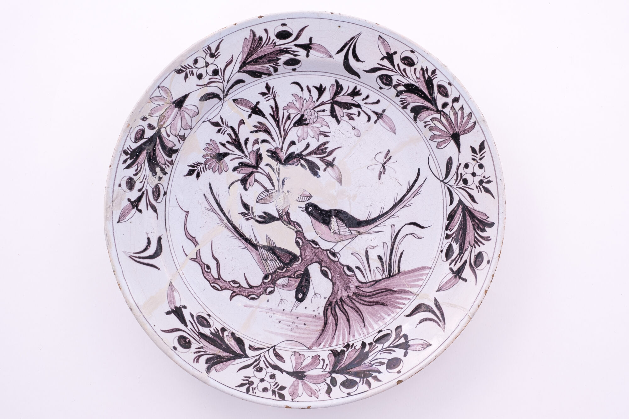 Schotel met mangaankleurig decor, faience, Frankrijk, eind 18de eeuw