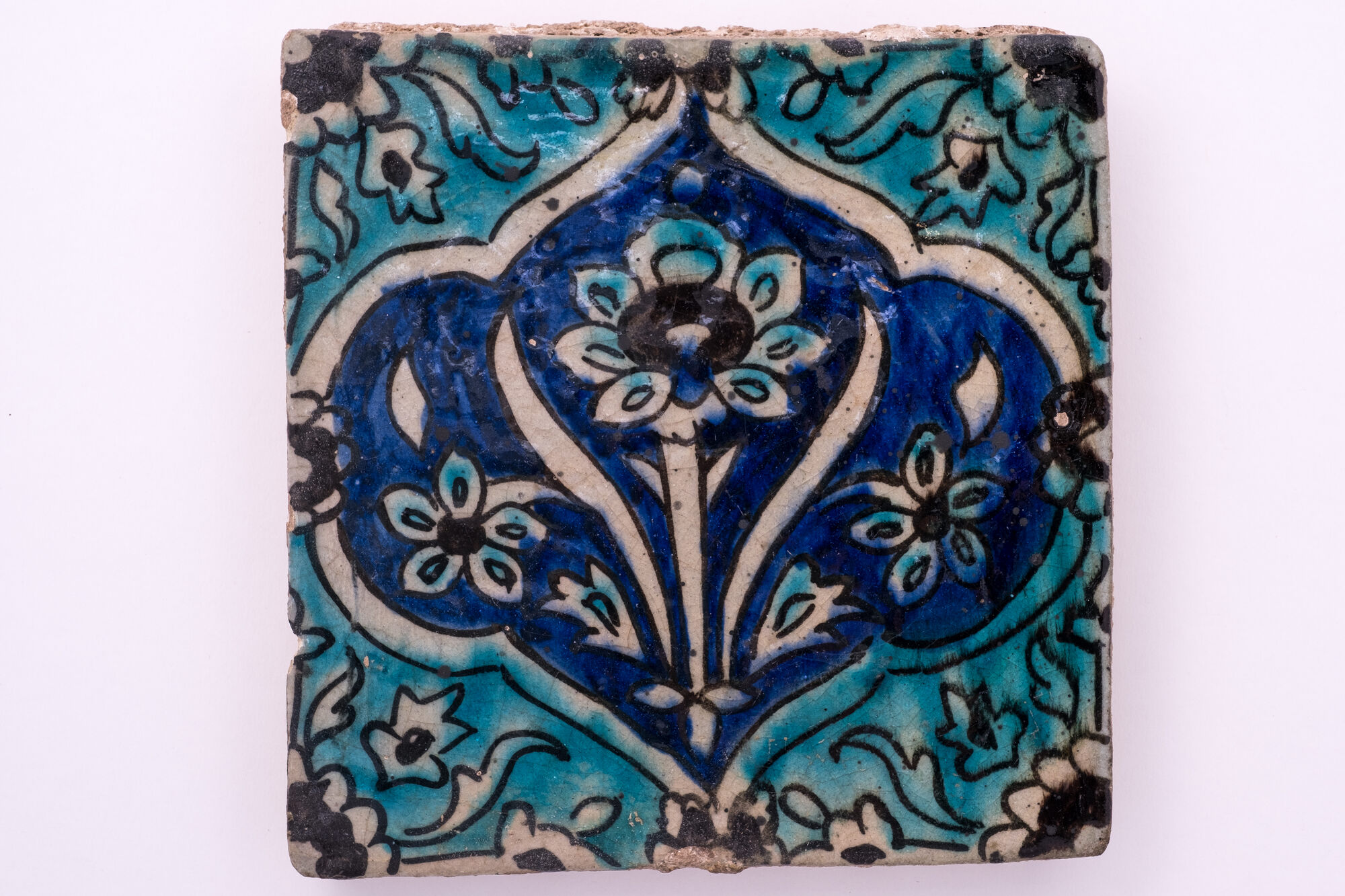 Tegel met blauw en turquoise decor in faience, Iznik, ca. 1600