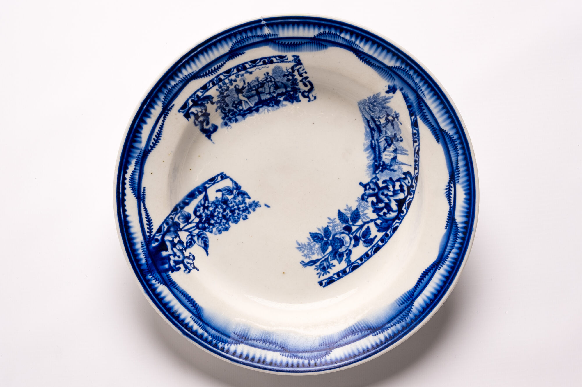 Testbord, zacht porselein, Doornik, 1ste helft 19de eeuw