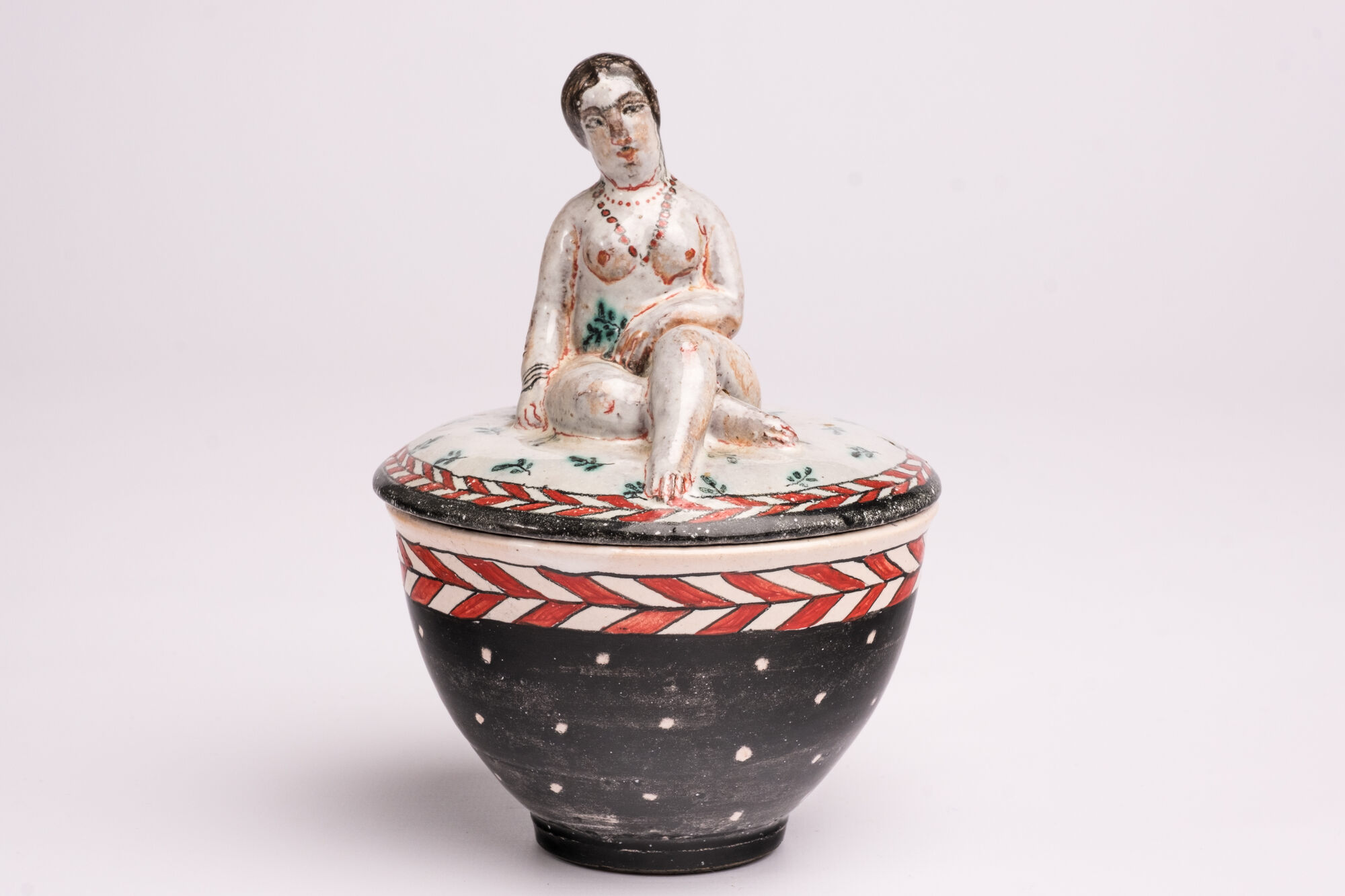 Bolvormige dekselpot met vrouwenfiguur, Sigrid Claude Hilpert-Artes, 1977-2007