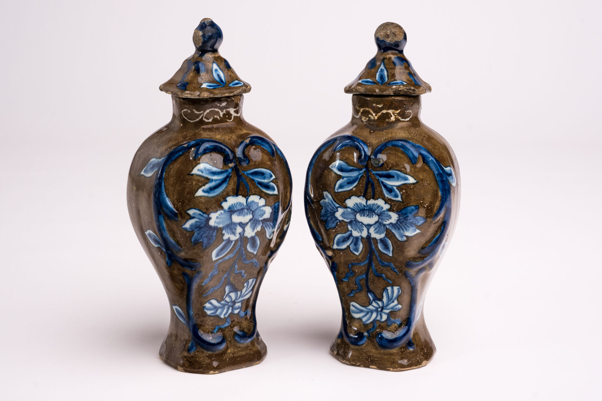 Paar vaasjes, faience, Delft (NL), 2de helft 18de eeuw