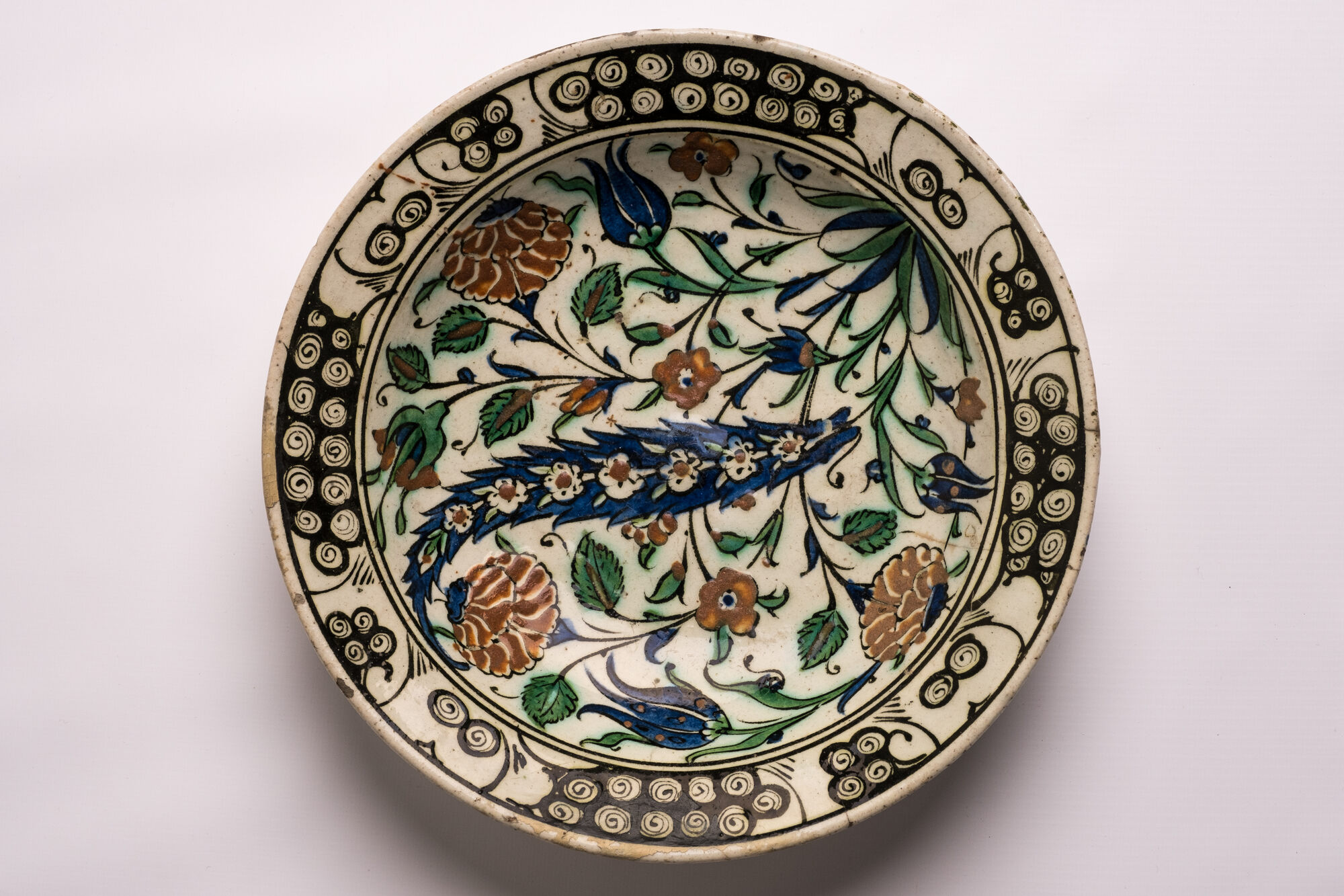 Schotel, faience, Iznik (Turkije), ca. 1600