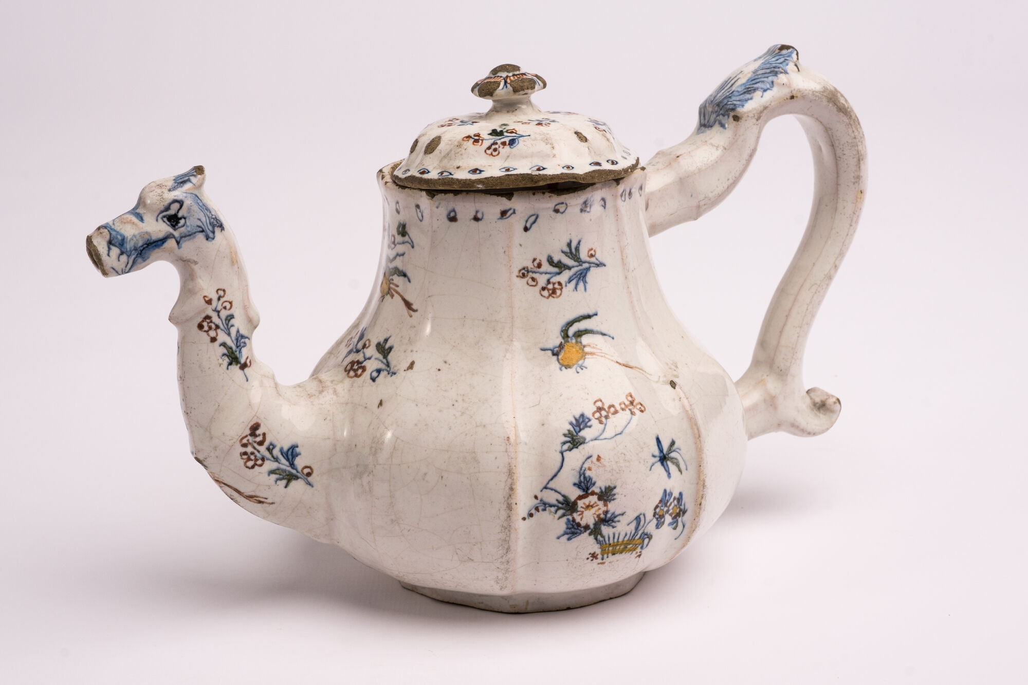Theepot, faience, Brussel, 1ste helft 18de eeuw