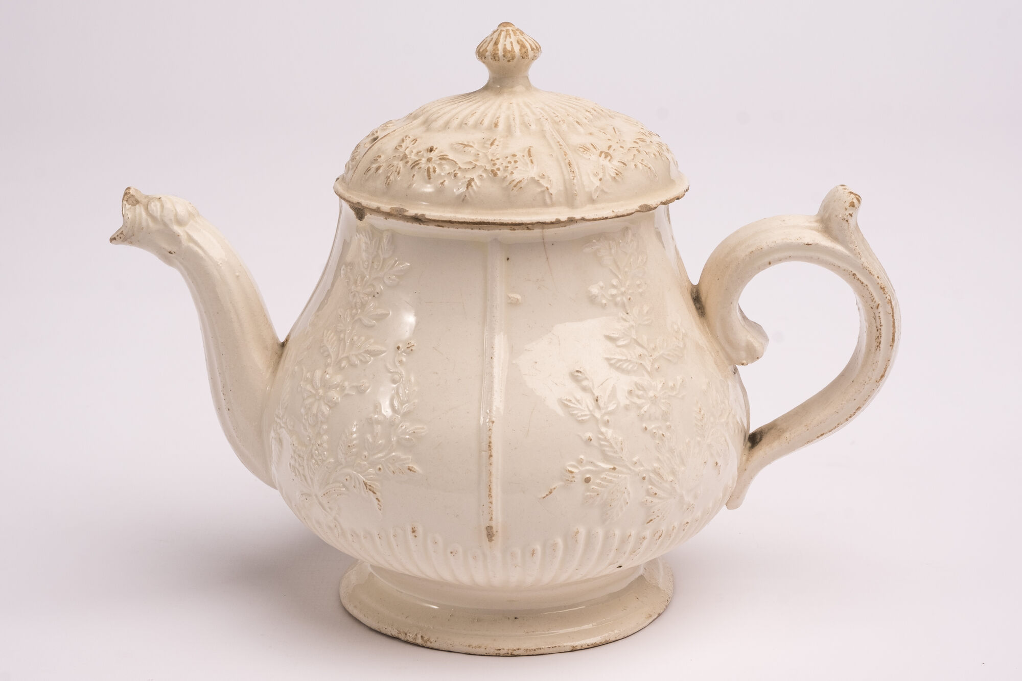 Theepot met deksel, Steengoed, Douai (FR), begin 19de eeuw