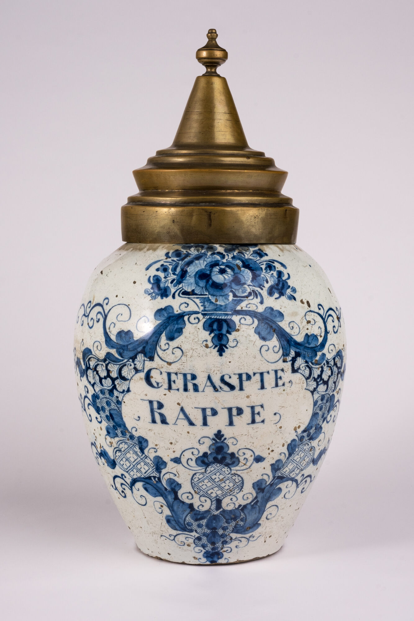 Tabakspot "R.Royaal", faience, Delft (NL), 1763-1777