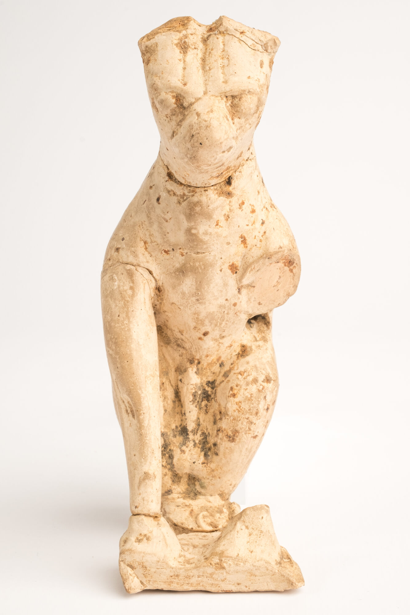 Zittende hond, pijpaarde, 70-150