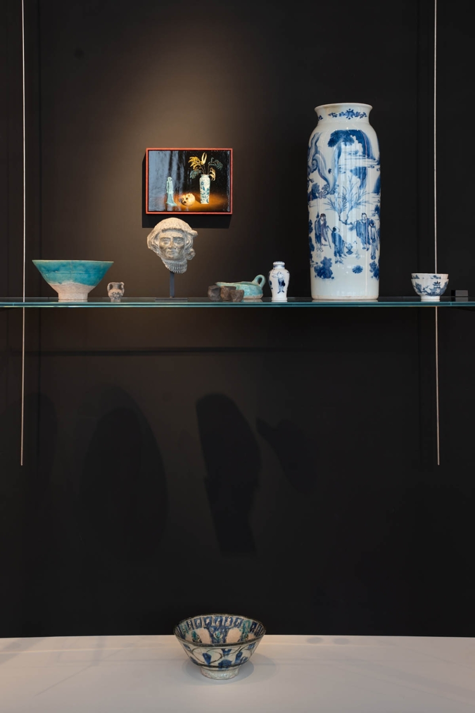 Vitrine Sanam Khatibi werken collectie